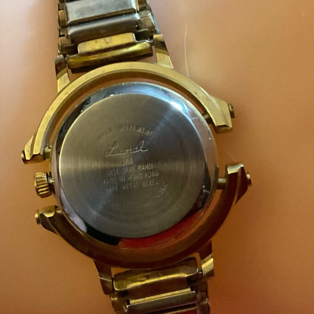 Lucoral: vintage rare ladies Lucoral Abalone swirl indecent colors wrist watch.
